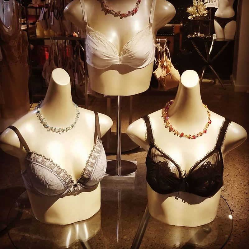 8008 Lingerie – Heritage Court & Mall